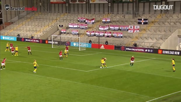 Van de Donk scores last-minute winner vs United